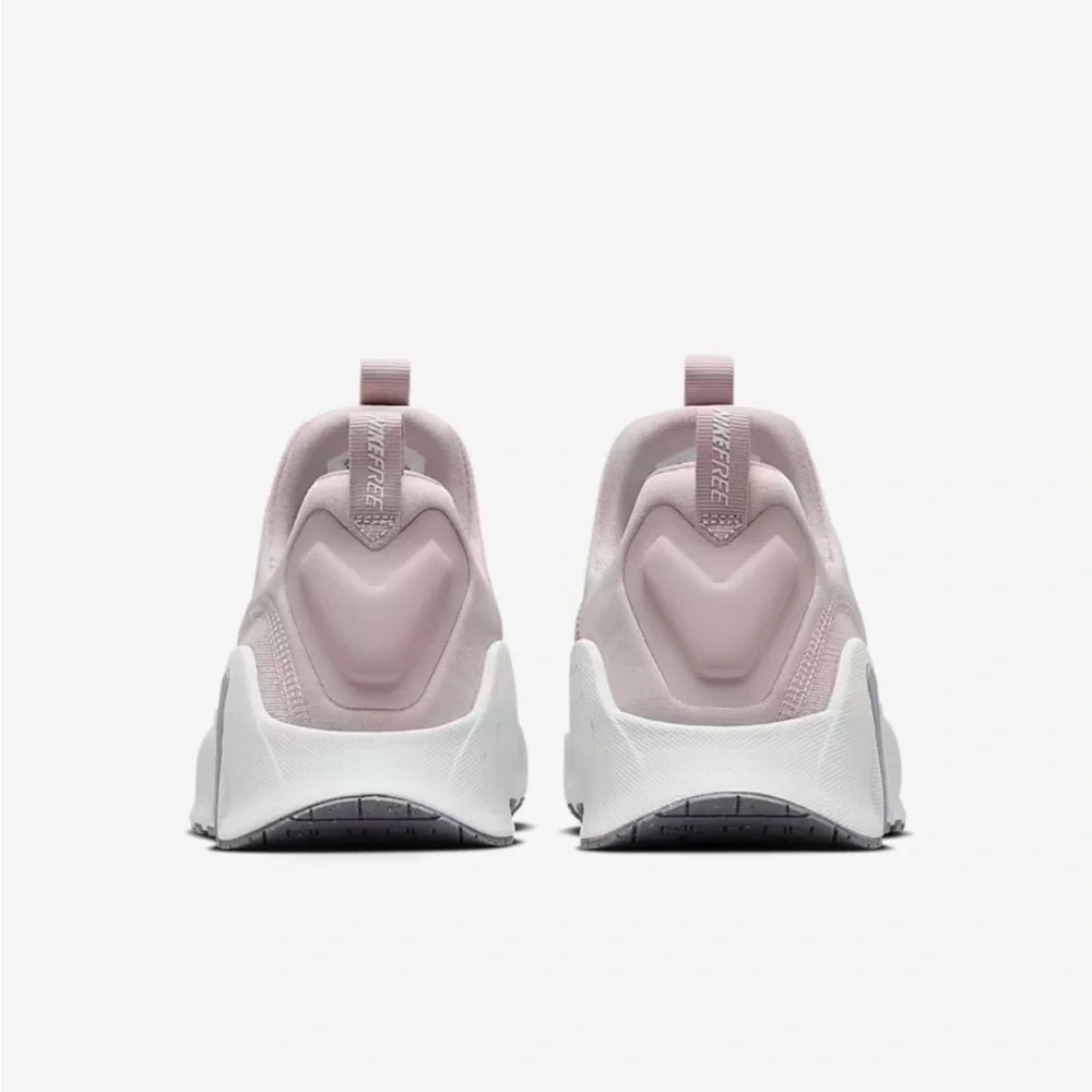 Nike step out